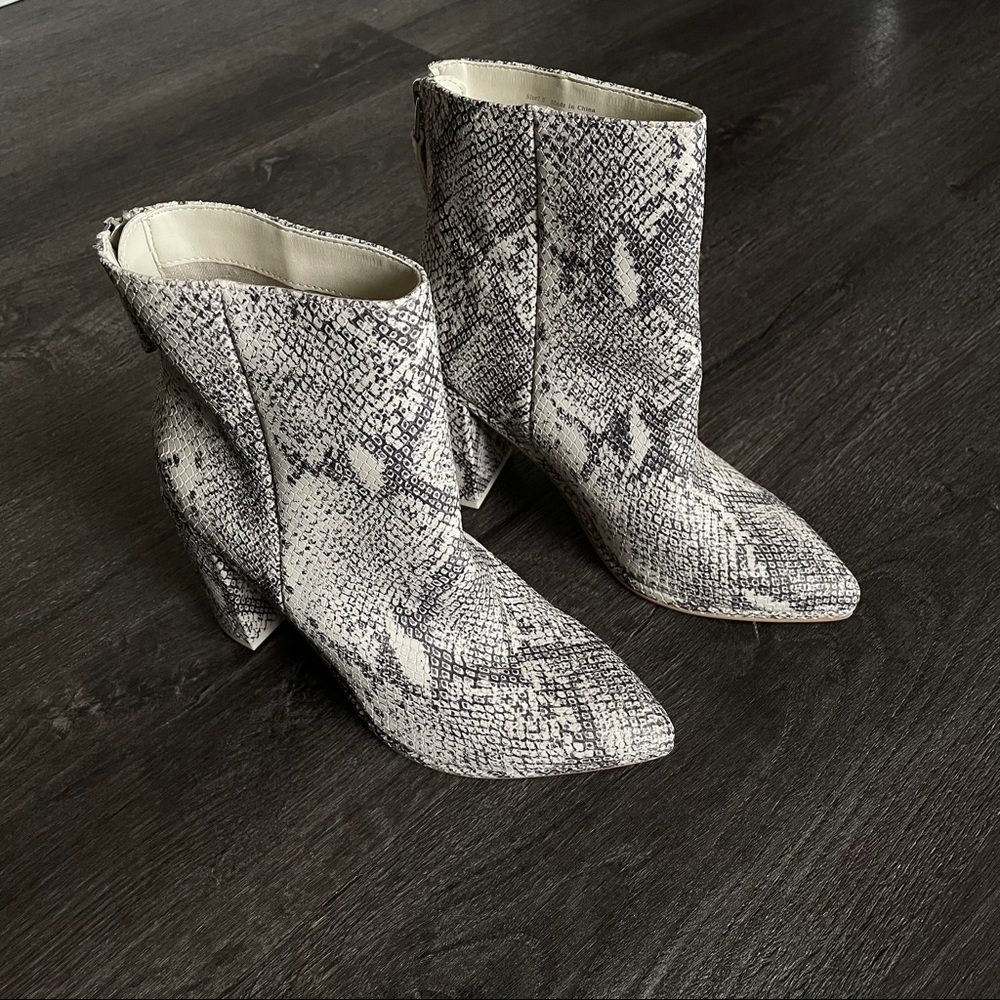 Like New Dolce Vita Snakeskin print heeled Boots (7/5) - Picture 2 of 10